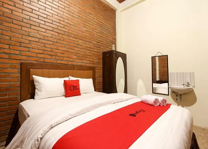 RedDoorz near AMIKOM Yogyakarta 2