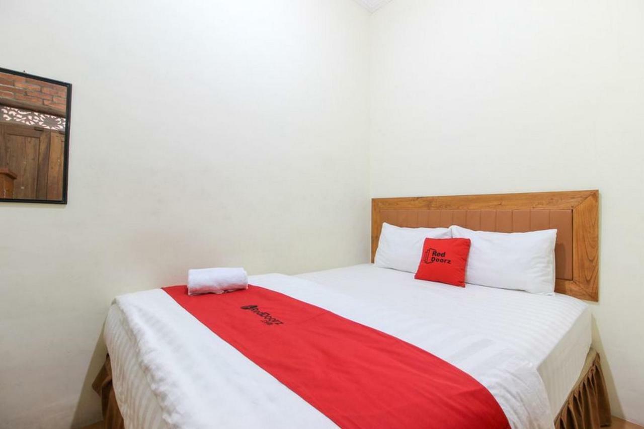 Wisma tamu Reddoorz Near Amikom Yogyakarta 2 2*